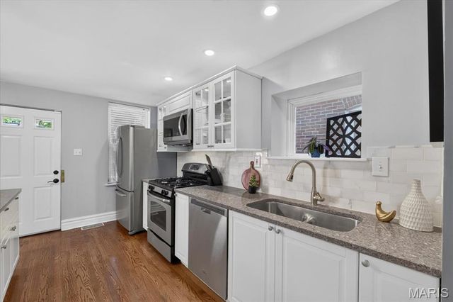4211 Hartford Street, St Louis, MO 63116