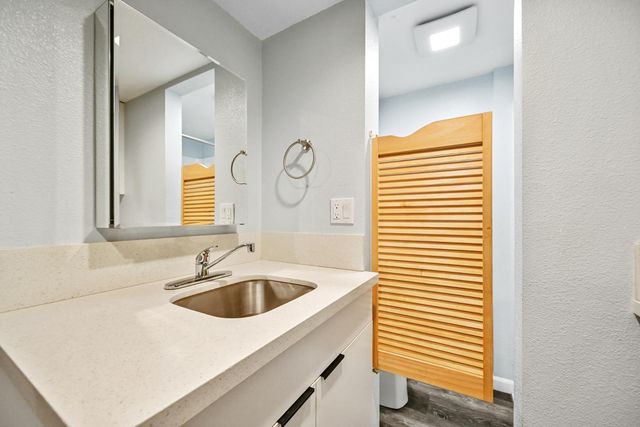 3025 N 32nd Street Apt 11, Phoenix, AZ 85018