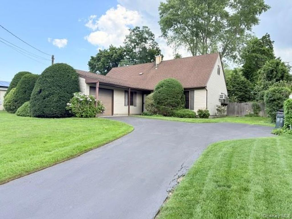 109 Stuyvesant Drive, Port Jefferson Station, NY 11776