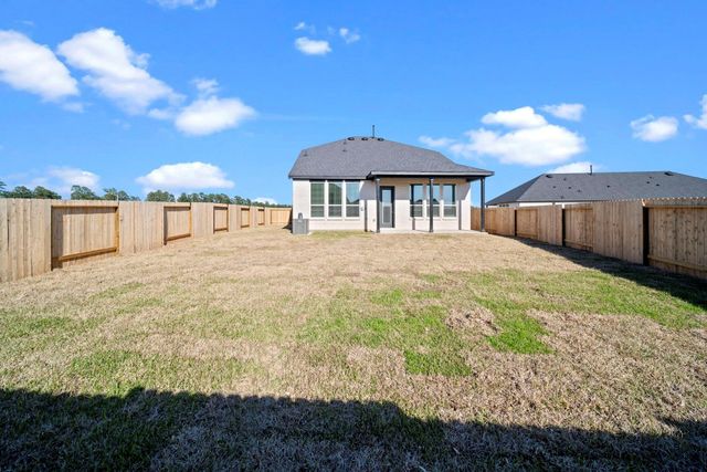 649 Amber Falls Drive, Montgomery, TX 77356