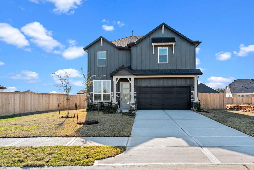 649 Amber Falls Drive, Montgomery, TX 77356