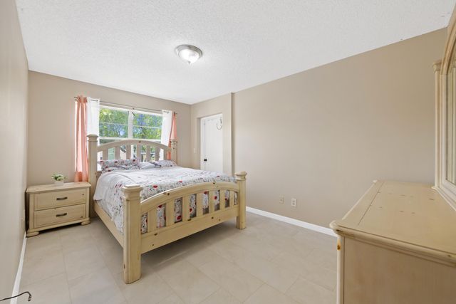 4278 NW 89th Avenue 204, Coral Springs, FL 33065