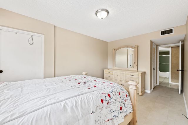 4278 NW 89th Avenue 204, Coral Springs, FL 33065