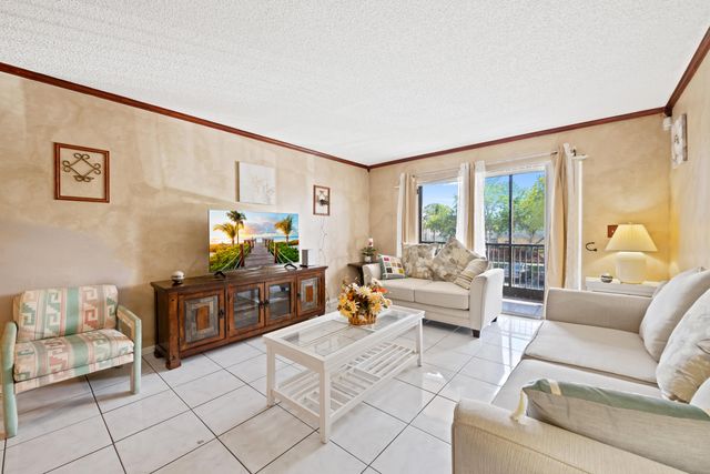 4278 NW 89th Avenue 204, Coral Springs, FL 33065