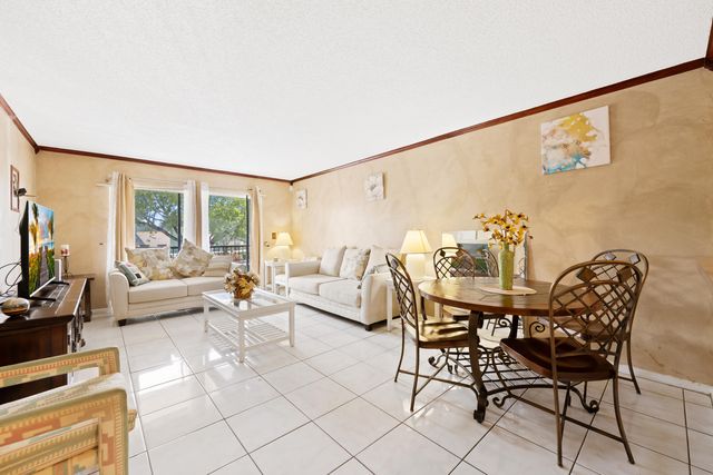 4278 NW 89th Avenue 204, Coral Springs, FL 33065