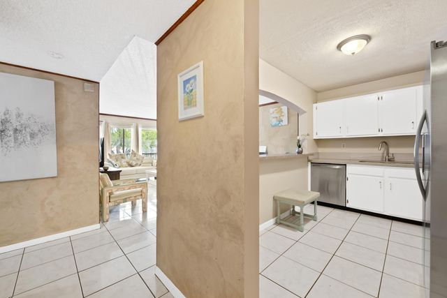 4278 NW 89th Avenue 204, Coral Springs, FL 33065