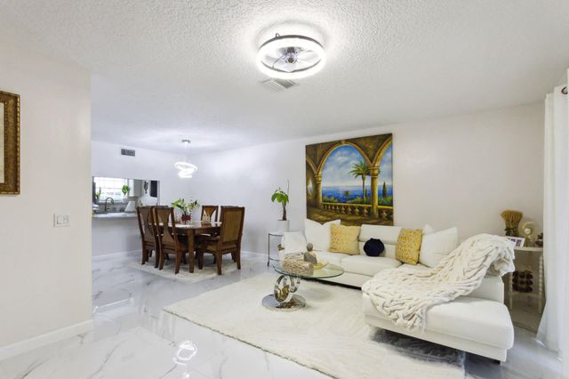 368 Waterside Dr, Hypoluxo, FL 33462
