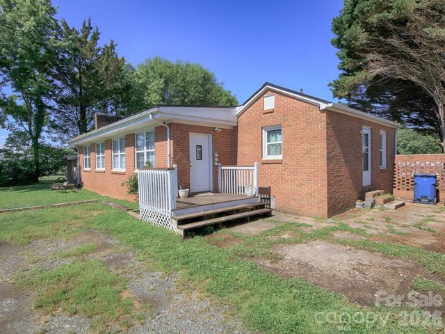 303 Island Ford Road, Maiden, NC 28650