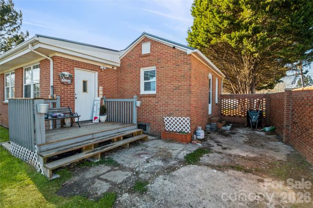 303 Island Ford Road, Maiden, NC 28650