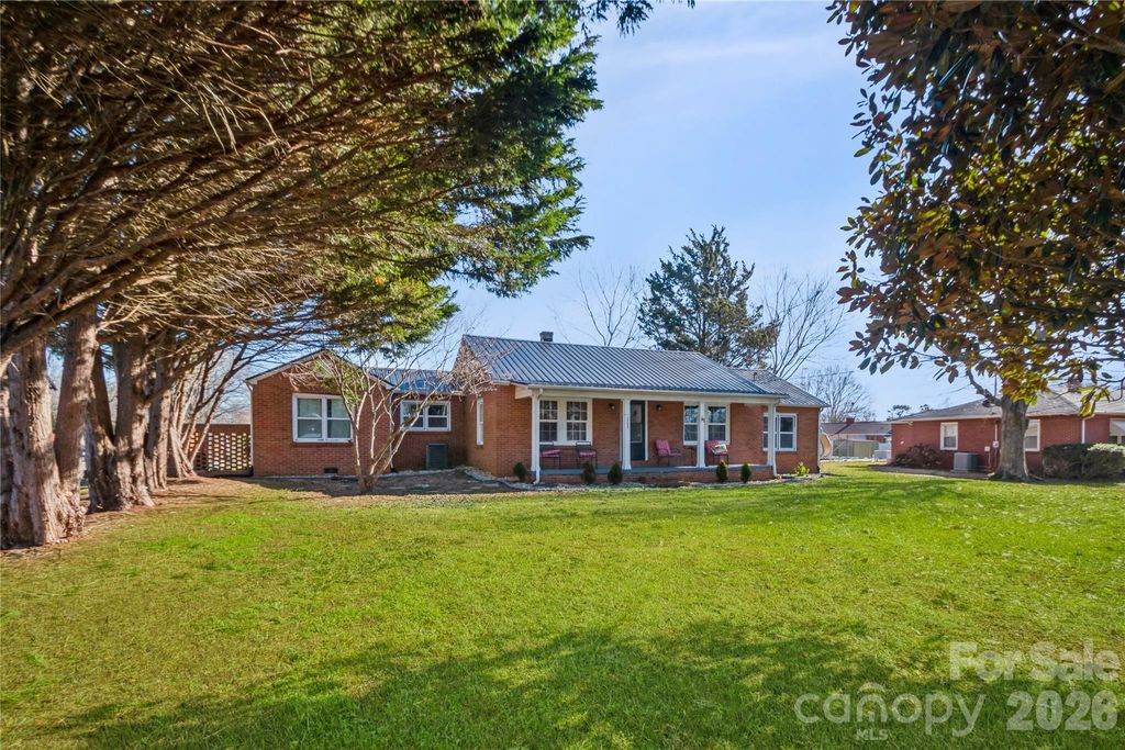 303 Island Ford Road, Maiden, NC 28650