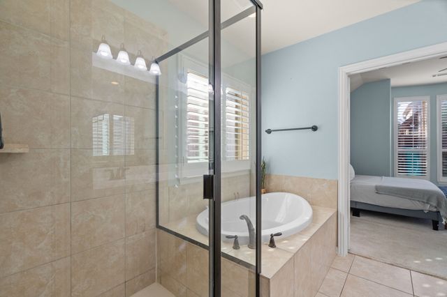 8221 Bayberry Avenue, Lantana, TX 76226