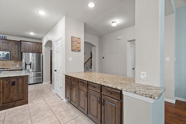 8221 Bayberry Avenue, Lantana, TX 76226