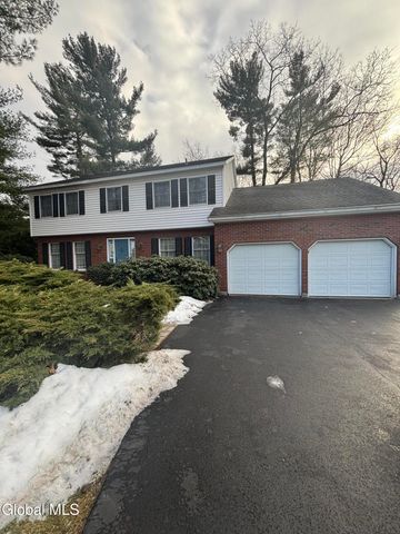 10 N Nottingham Way, Clifton Park, NY 12065