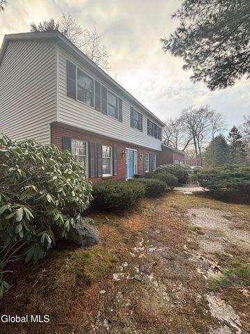 10 N Nottingham Way, Clifton Park, NY 12065