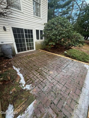 10 N Nottingham Way, Clifton Park, NY 12065