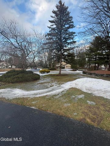 10 N Nottingham Way, Clifton Park, NY 12065