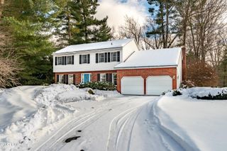 10 N Nottingham Way, Clifton Park, NY 12065