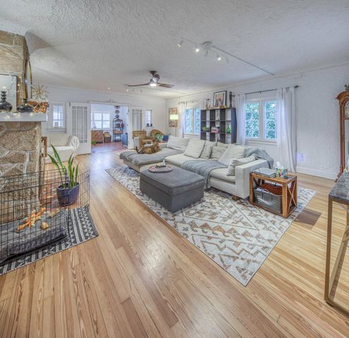 626 N J Street, Lake Worth Beach, FL 33460