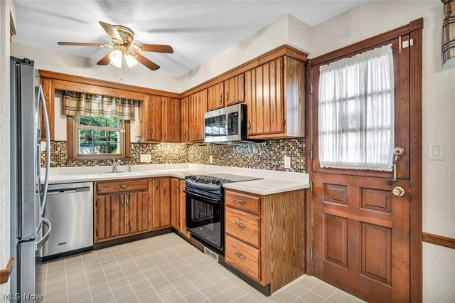 23066 Stoneybrook Drive, North Olmsted, OH 44070