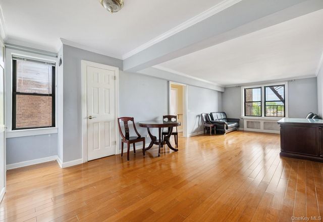 65-35 108 Street D5, Forest Hills, NY 11375