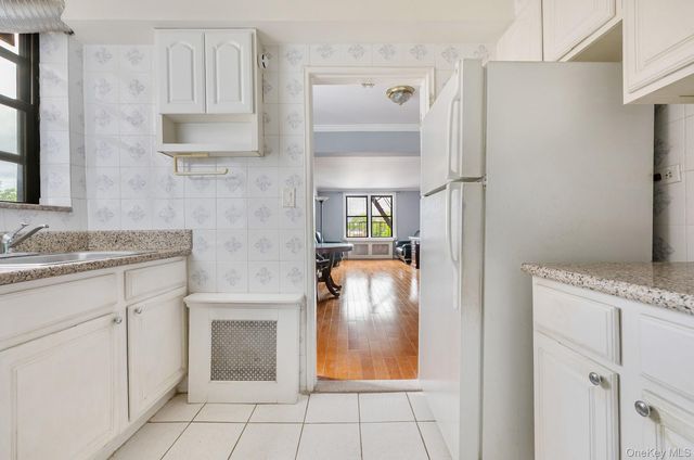 65-35 108 Street D5, Forest Hills, NY 11375