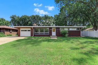 3006 Snelling Avenue N, Roseville, MN 55113