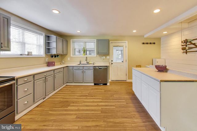 2743 BAYSIDE BEACH RD, Pasadena, MD 21122