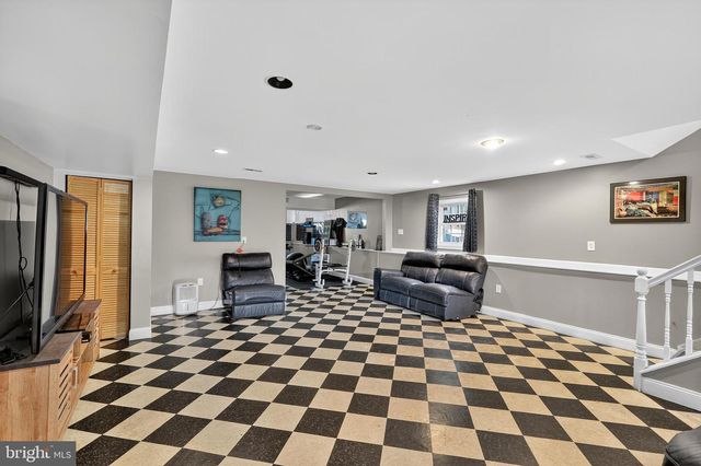 2103 GIBBONS CT, Waldorf, MD 20602