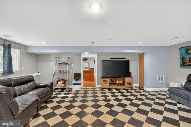 2103 GIBBONS CT, Waldorf, MD 20602