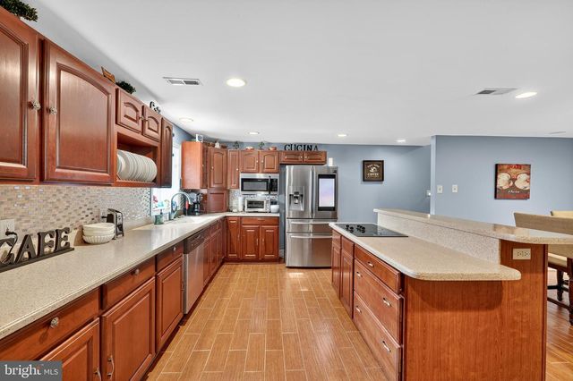 2103 GIBBONS CT, Waldorf, MD 20602