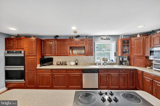 2103 GIBBONS CT, Waldorf, MD 20602