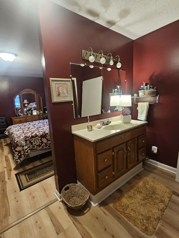 2411 Sherwood Rd, Sewanee, TN 37375