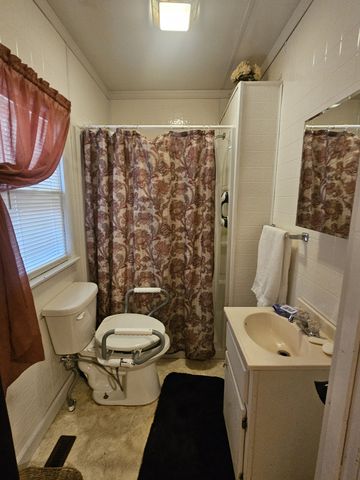 2411 Sherwood Rd, Sewanee, TN 37375