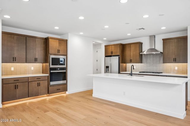 7953 W LOMA Lane, Peoria, AZ 85345