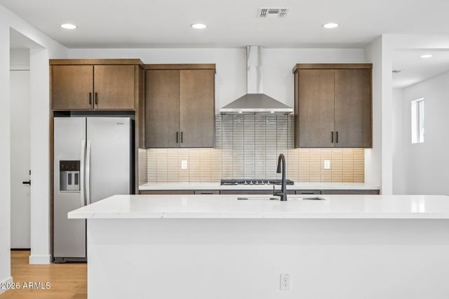 7953 W LOMA Lane, Peoria, AZ 85345