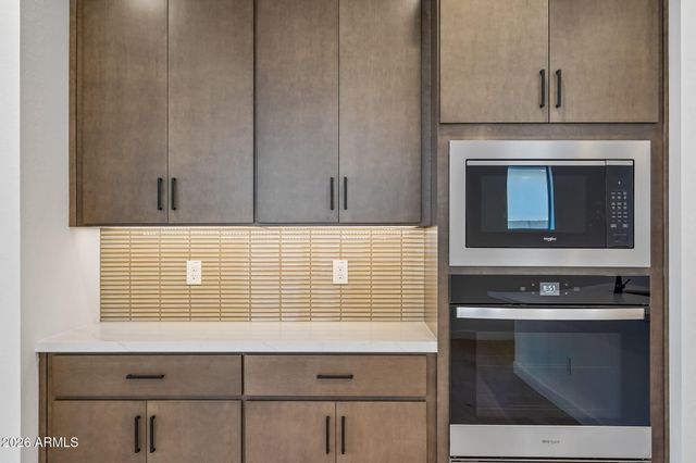 7953 W LOMA Lane, Peoria, AZ 85345