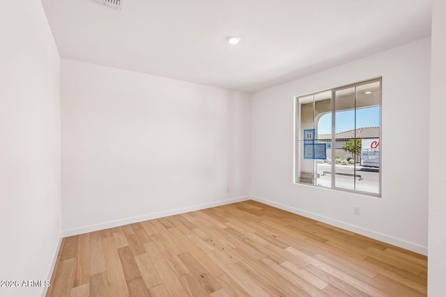 7953 W LOMA Lane, Peoria, AZ 85345