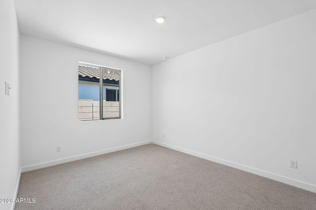 7953 W LOMA Lane, Peoria, AZ 85345