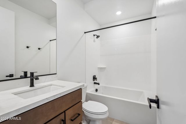7953 W LOMA Lane, Peoria, AZ 85345
