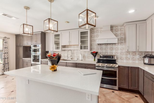 3219 W Molly Lane, Phoenix, AZ 85083