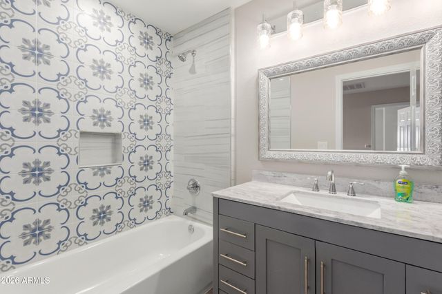 3219 W Molly Lane, Phoenix, AZ 85083