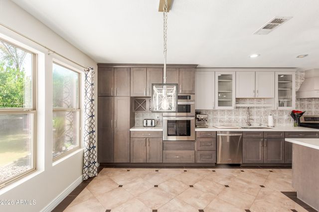 3219 W Molly Lane, Phoenix, AZ 85083