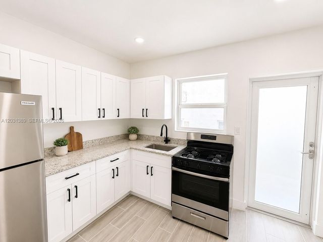 7735 Byron Ave 2, Miami Beach, FL 33141