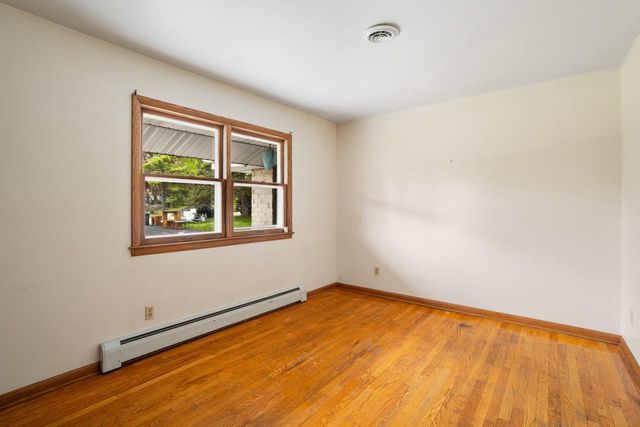 N3W27282 Arrowhead TRAIL, Waukesha, WI 53188