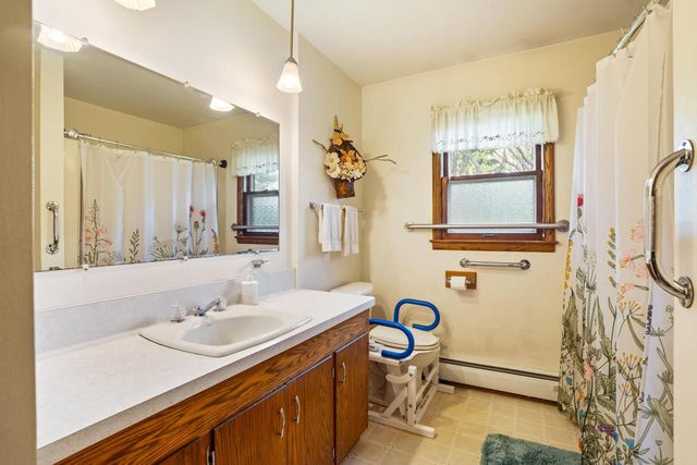 N3W27282 Arrowhead TRAIL, Waukesha, WI 53188