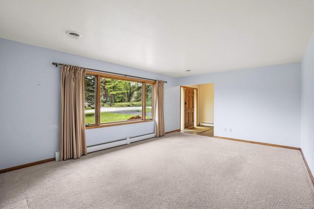 N3W27282 Arrowhead TRAIL, Waukesha, WI 53188