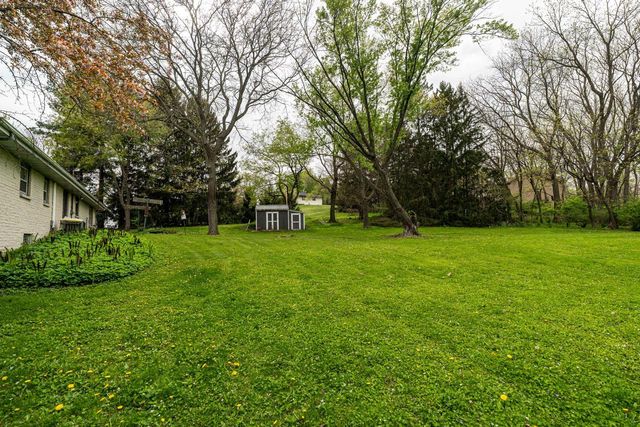 N3W27282 Arrowhead TRAIL, Waukesha, WI 53188