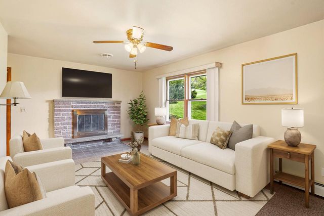 N3W27282 Arrowhead TRAIL, Waukesha, WI 53188