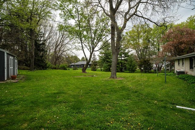 N3W27282 Arrowhead TRAIL, Waukesha, WI 53188