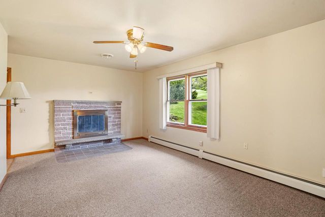 N3W27282 Arrowhead TRAIL, Waukesha, WI 53188